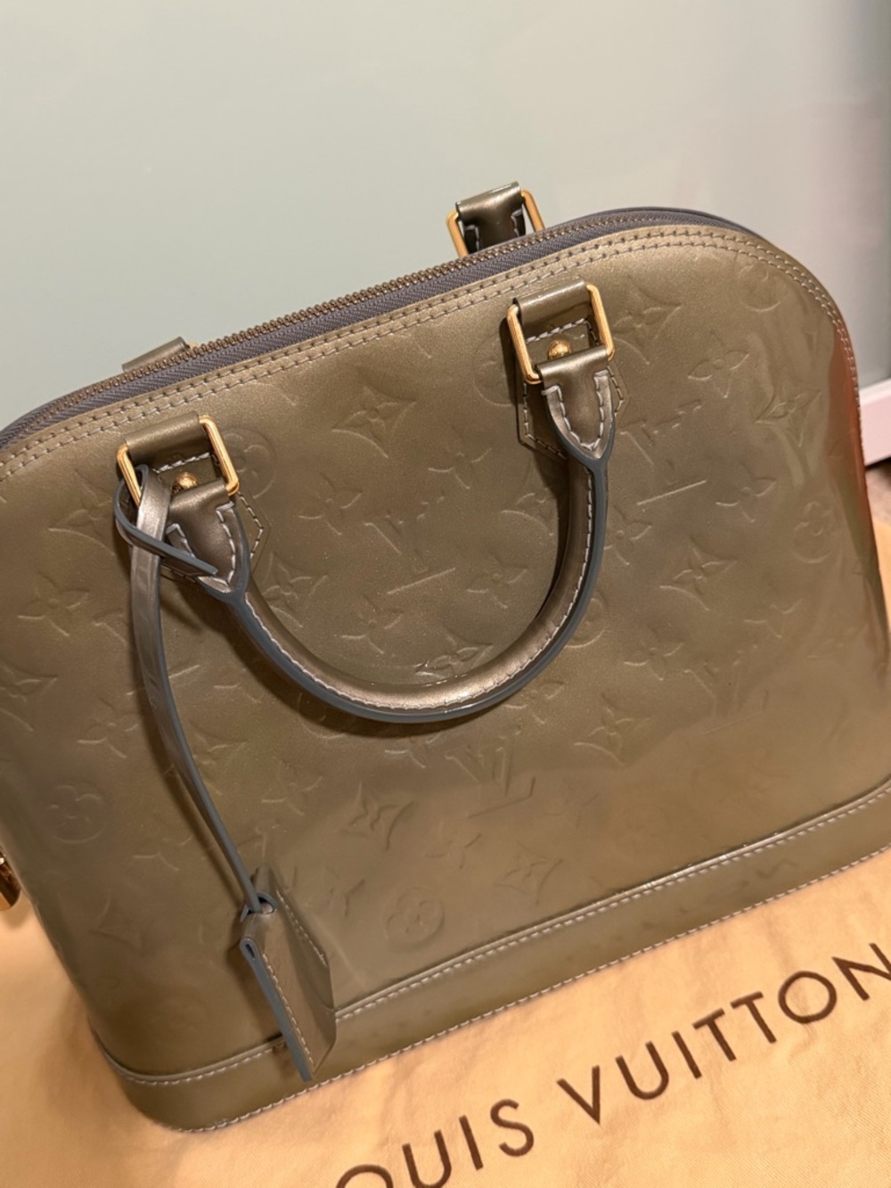 Louis Vuitton Olive Green Alma PM Monogram Vernis Satchel with Gold Hardware - Picture 2 of 10